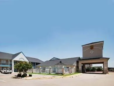 Super 8 Dallas East Near Fair Park Downtown 